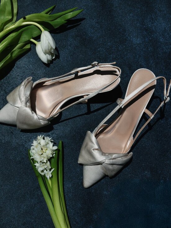 kate spade Shoes - Kate Spade Marseille Satin Bow Slingback Dress Pumps - Size 9 Champagne